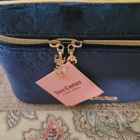 NWT Juicy Couture Juicy & Heart pattern train case w/travel bottle - Picture 4 of 10